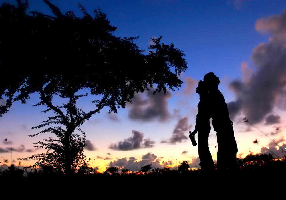p_couple_1000x700