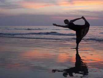 A Basic Guide <br>To Practicing Yoga /1