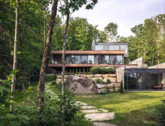 Estrade Residence: <br>Dominating the Landscape