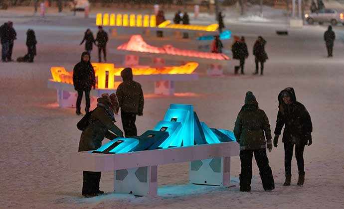 effet domino d’Ingrid Ingrid, lauréat de la 9e édition de Luminothérapie - Quartier des spectacles – WestmountMag.ca