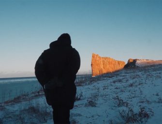 Une Gaspésie de pierre, <br>de poésie et de résilience