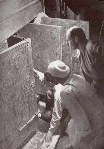 Carter opening King Tut’s tomb - WestmountMag.ca