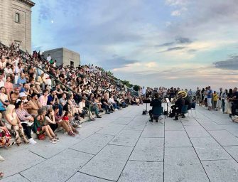 Classical music concerts <br loading=