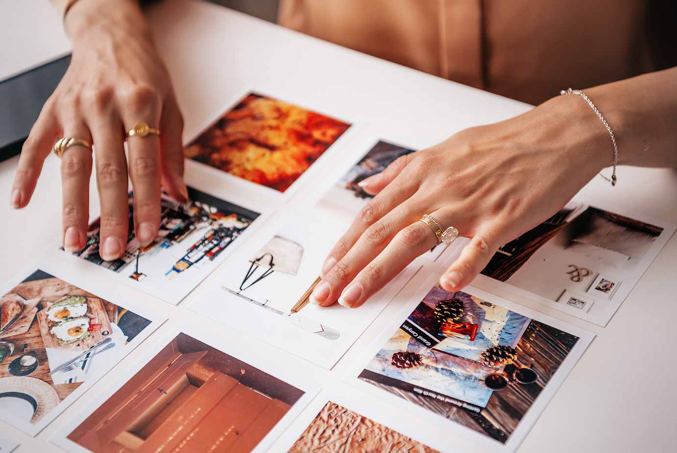 Blogger chosing visual elements