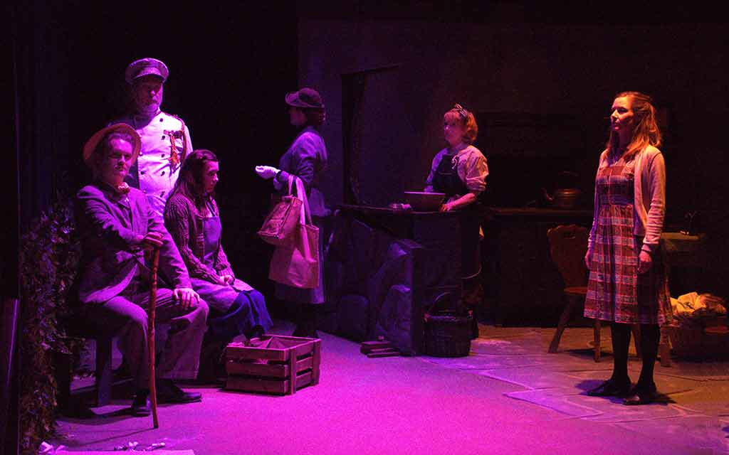 dancing-at-lughnasa–karen-delorme_1024