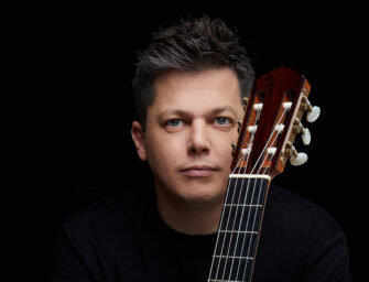 Fuego Latino with <br>guitar virtuoso Daniel Bolshoy