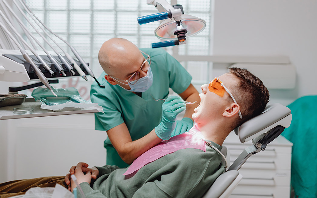 dentist–karolina-grabowska–pexels_1048