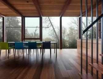 Dans l’Escarpement <br>glass and wood pavilion