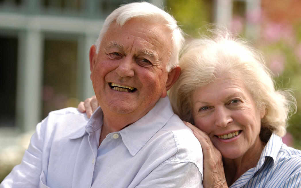 happy-senior-couple_westmountmag.ca