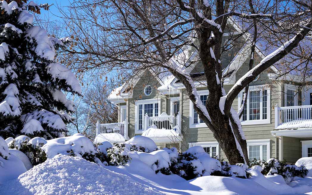 house-in-winter_1048