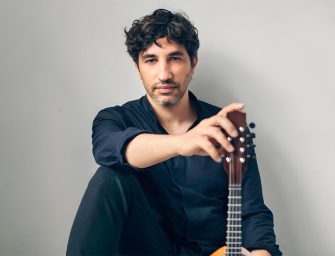 Avi Avital reinvents <br loading=