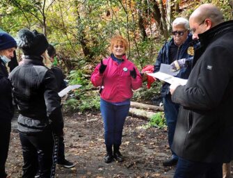 Lisa Mintz receives <br>Nature Inspiration Award
