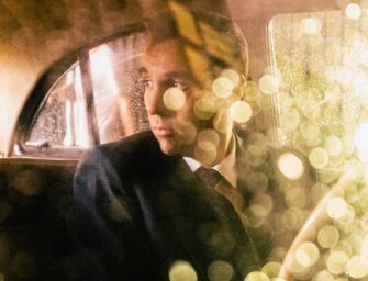 Monsieur Aznavour, <br>une histoire de résilience