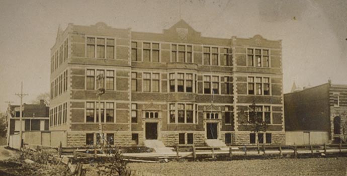 Queens’ Public School
