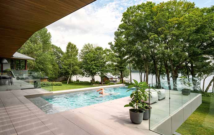 Résidence Lac Memphrémagog signée par MU Architecture en collaboration avec JS Bourdages Architecture - photo: Ulysse Lemerise Bouchard- v2com