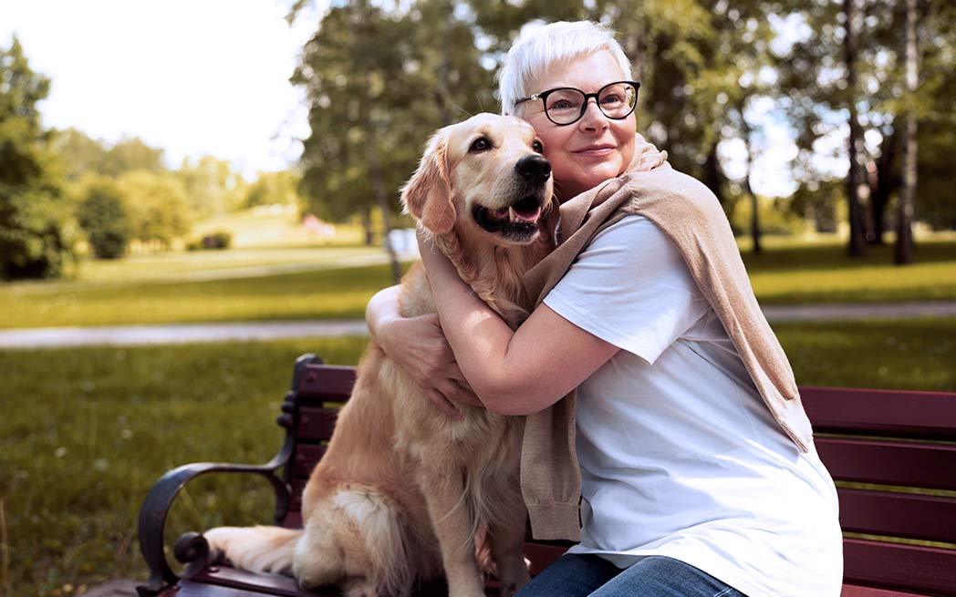 senior-lady-with-dog–freepik_1048