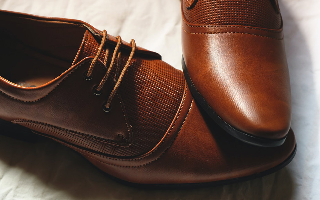 shoes–ayrus-hill-unsplash-1048