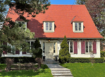 31 Surrey Gardens Westmount